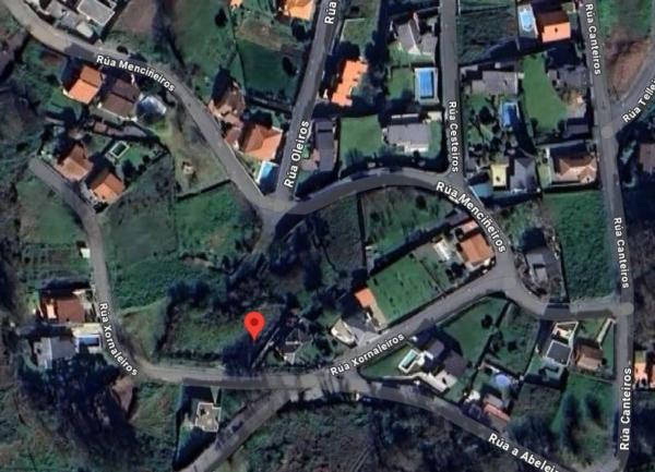 Terreno en calle Xornaleiros
