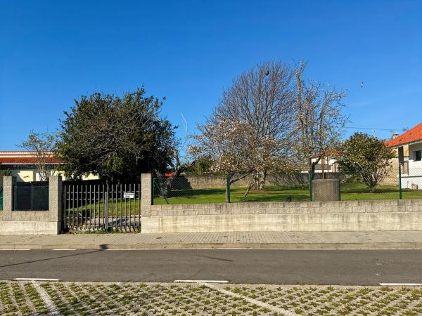 Terreno en calle Eduardo Galeano, 2