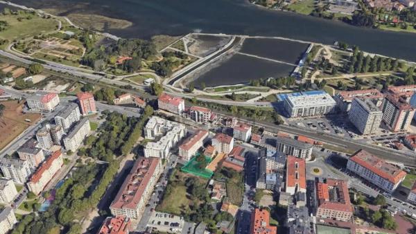 Terreno en calle Mosteiro de Sobrado, 2