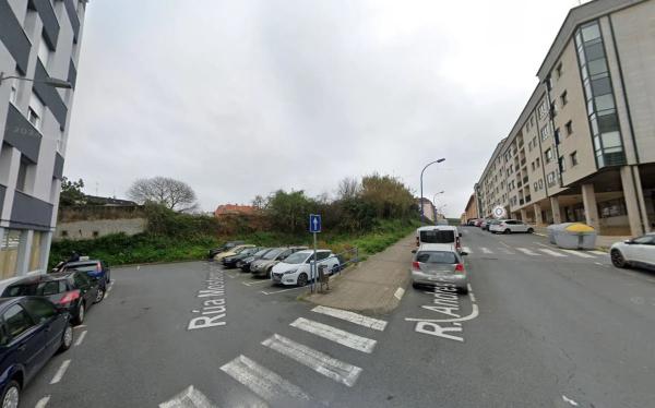 Terreno en calle Mosteiro de Sobrado, 2