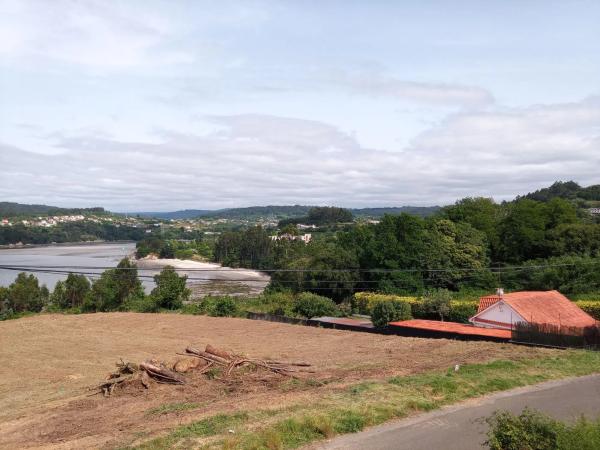 Terreno en calle Parroquia de Moruxo, 35