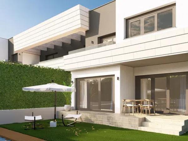 Chalet adosado en venta en Álvaro Caballero