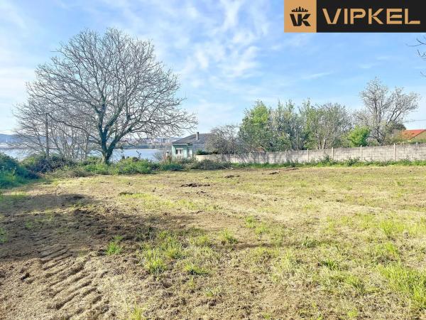 Terreno en calle Pablo Ares Feal