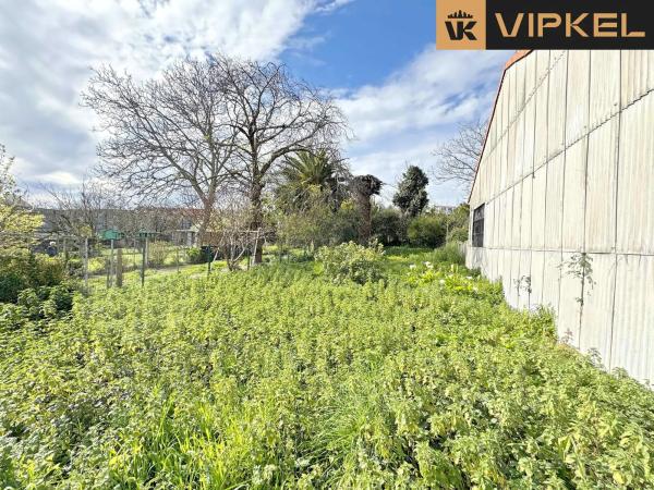 Terreno en avenida de Santa Mariña