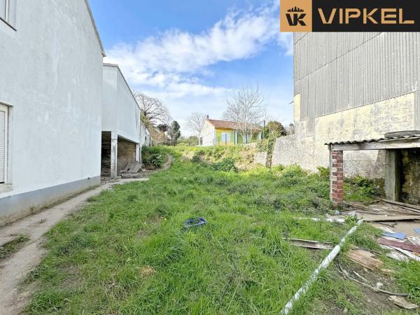Terreno en avenida de Santa Mariña
