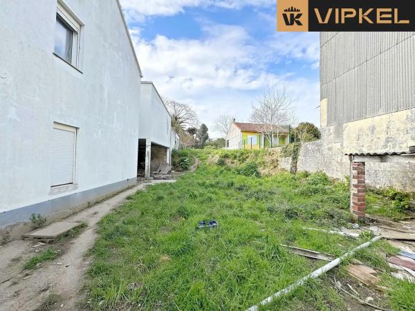 Terreno en avenida de Santa Mariña