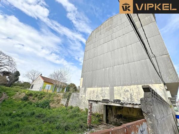 Terreno en avenida de Santa Mariña