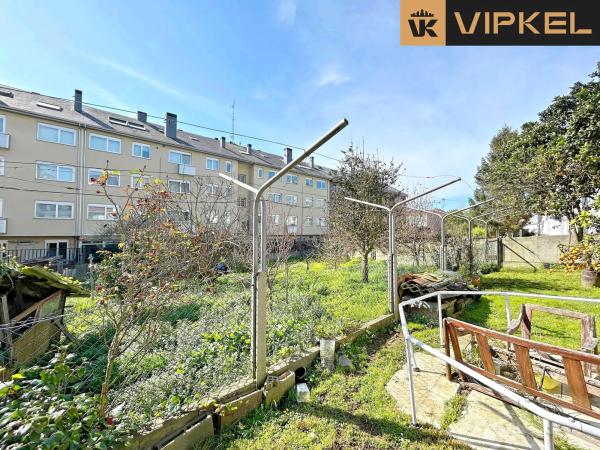 Terreno en avenida Rosalía Castro