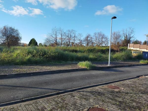 Terreno en avenida de Xarío, 32