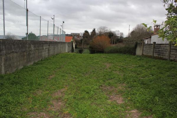 Terreno en calle de Os Corzás