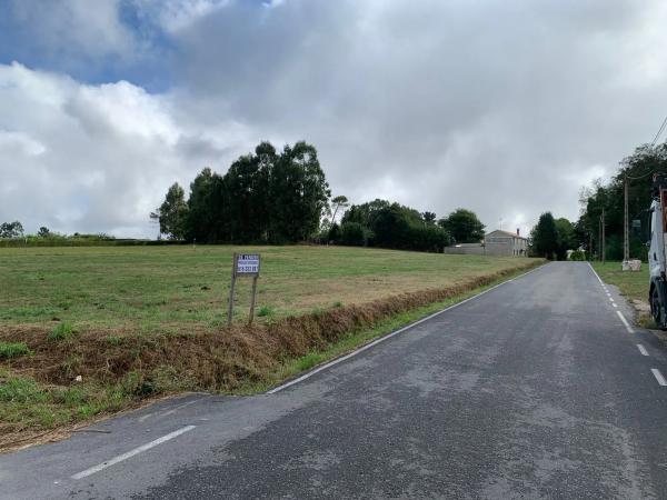 Terreno en calle Outeiro, 5