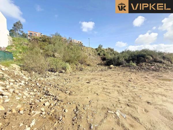 Terreno en calle Victoria Kent