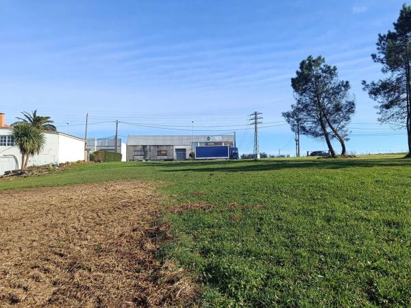 Terreno en calle do Tambre