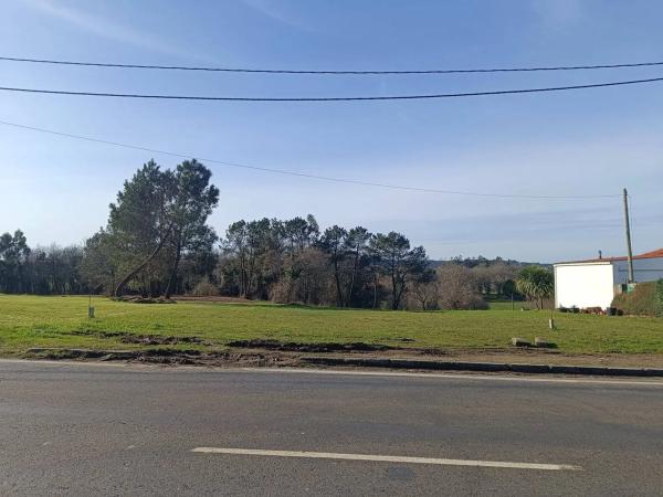 Terreno en calle do Tambre