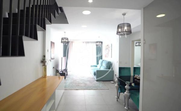 Chalet adosado en calle Edeta