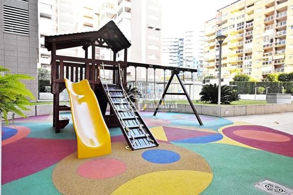 Piso en avenida Rosa de los Vientos