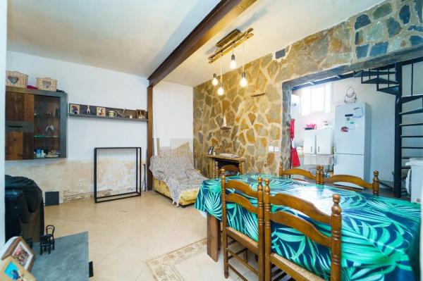 Casa independiente en calle Almirant Estrada