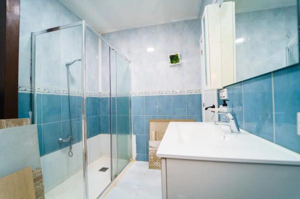 Casa independiente en calle Almirant Estrada