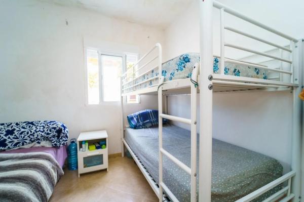 Casa independiente en calle Almirant Estrada