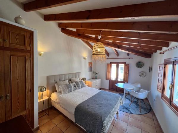 Estudio en plaza Castelar, 7