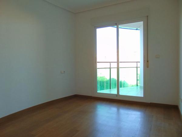 Piso en avenida Mestral, 5