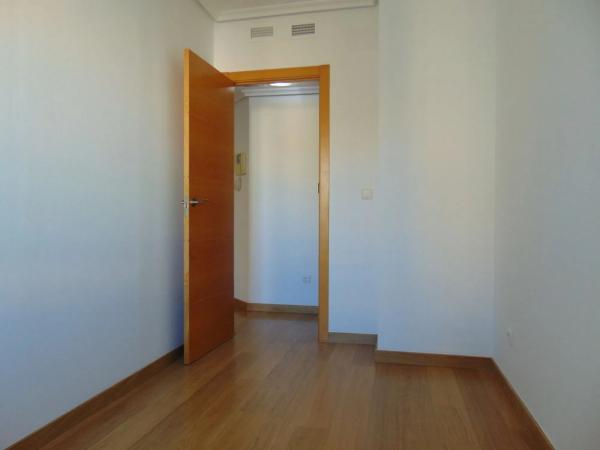 Piso en avenida Mestral, 5