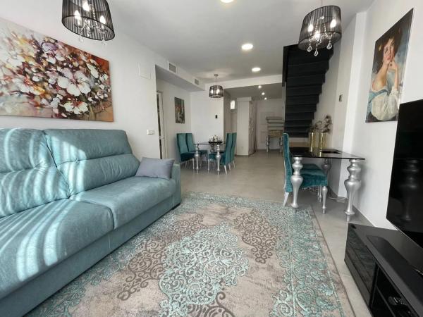 Chalet adosado en calle Edeta, 3