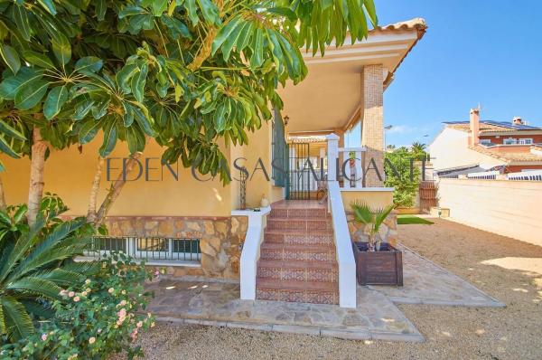 Casa independiente en calle de l'Espígol