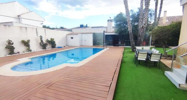 Casa independiente en calle Miguel Alcaraz