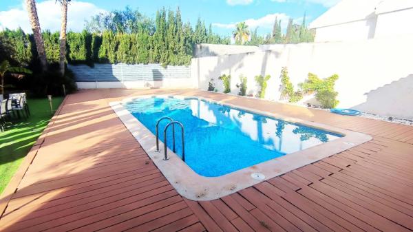 Casa independiente en calle Miguel Alcaraz