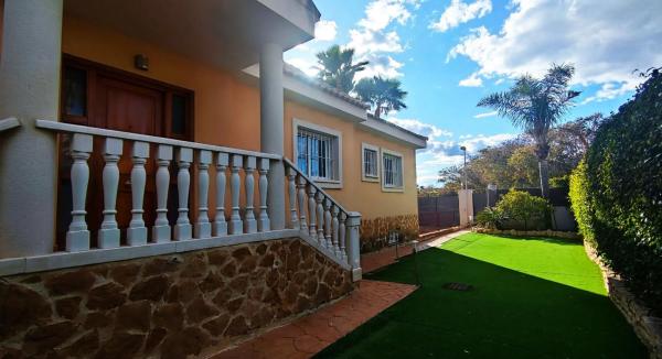 Casa independiente en calle Miguel Alcaraz