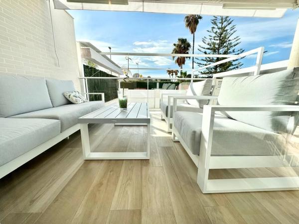 Chalet pareado en calle Cronista Viravens