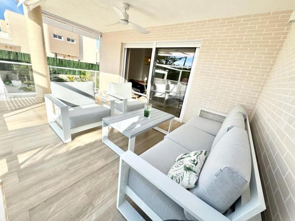 Chalet pareado en calle Cronista Viravens