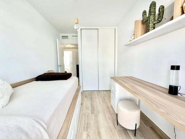 Chalet pareado en calle Cronista Viravens