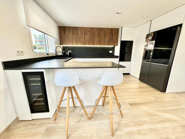 Chalet pareado en calle Cronista Viravens