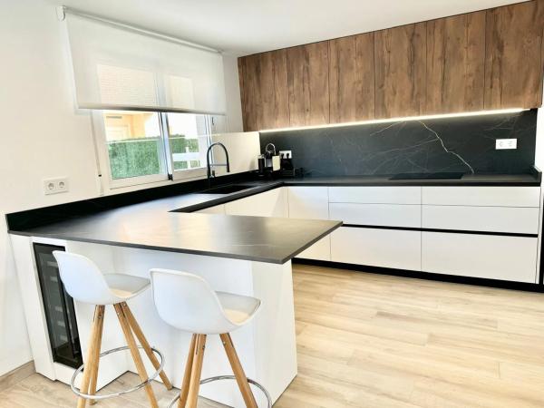 Chalet pareado en calle Cronista Viravens