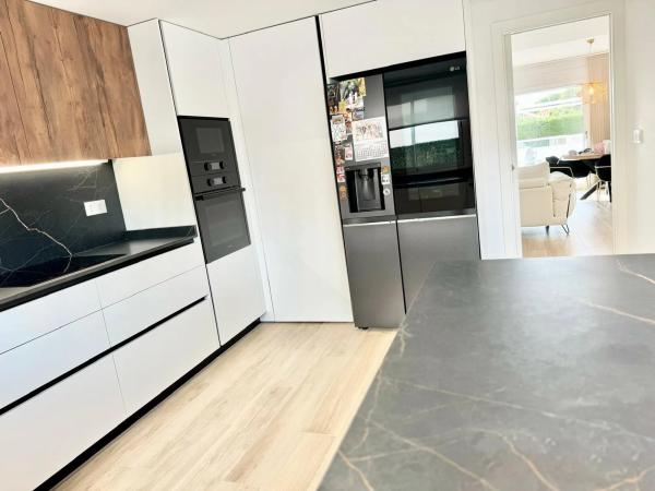 Chalet pareado en calle Cronista Viravens