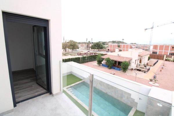 Casa independiente en calle Salvador y Vicente Perez Lledo, 9