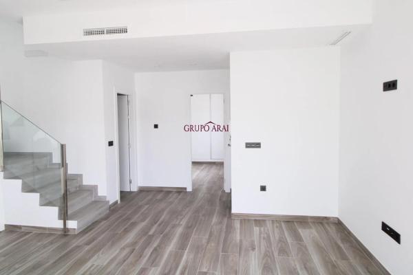 Casa independiente en calle Salvador y Vicente Perez Lledo, 9