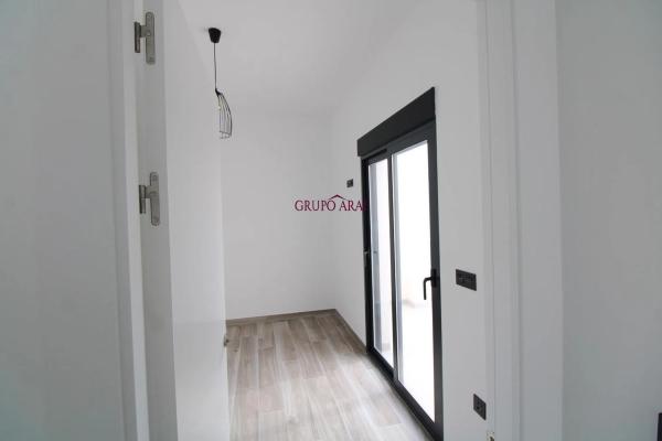 Casa independiente en calle Salvador y Vicente Perez Lledo, 9