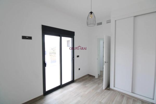 Casa independiente en calle Salvador y Vicente Perez Lledo, 9