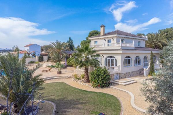 Casa independiente en camino de la Torreta