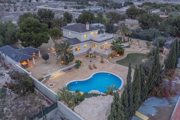 Casa independiente en camino de la Torreta