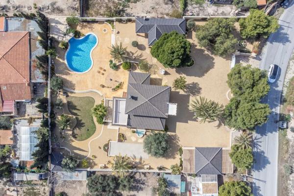 Casa independiente en camino de la Torreta