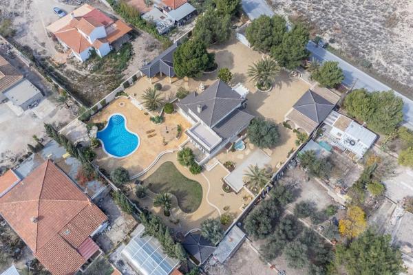 Casa independiente en camino de la Torreta