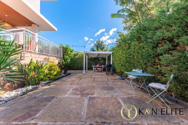 Chalet pareado en calle Pintor Maria Fortuny