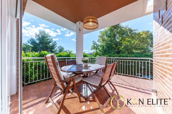 Chalet pareado en calle Pintor Maria Fortuny