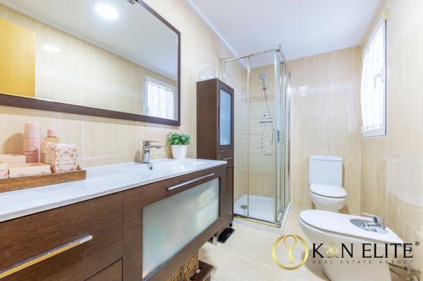 Chalet pareado en calle Pintor Maria Fortuny