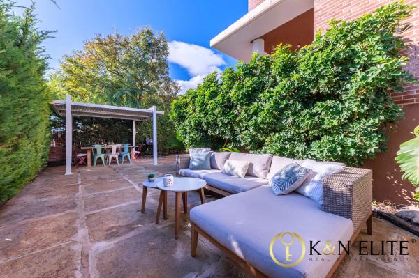 Chalet pareado en calle Pintor Maria Fortuny