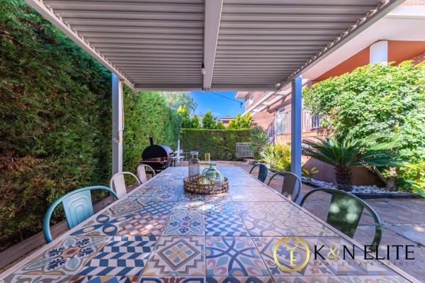 Chalet pareado en calle Pintor Maria Fortuny